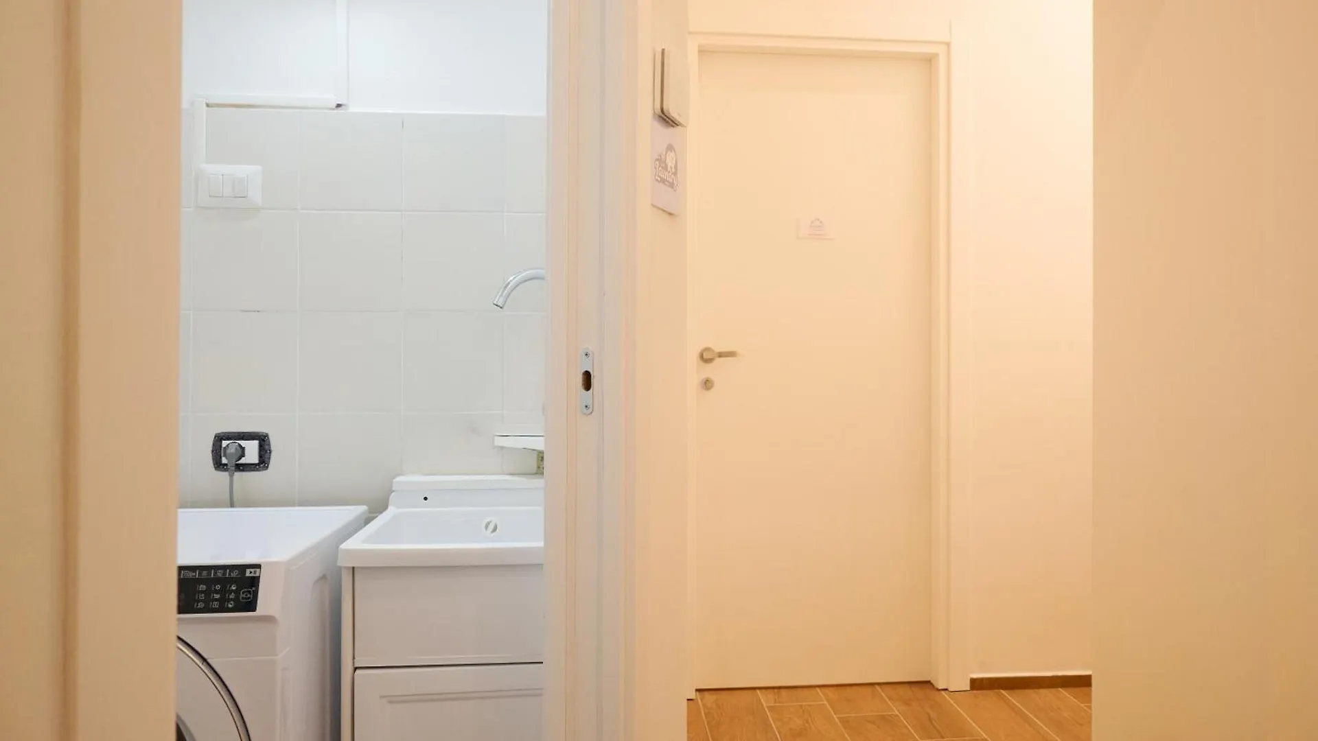 Milan Retreats Porta Venezia Suites 0*,